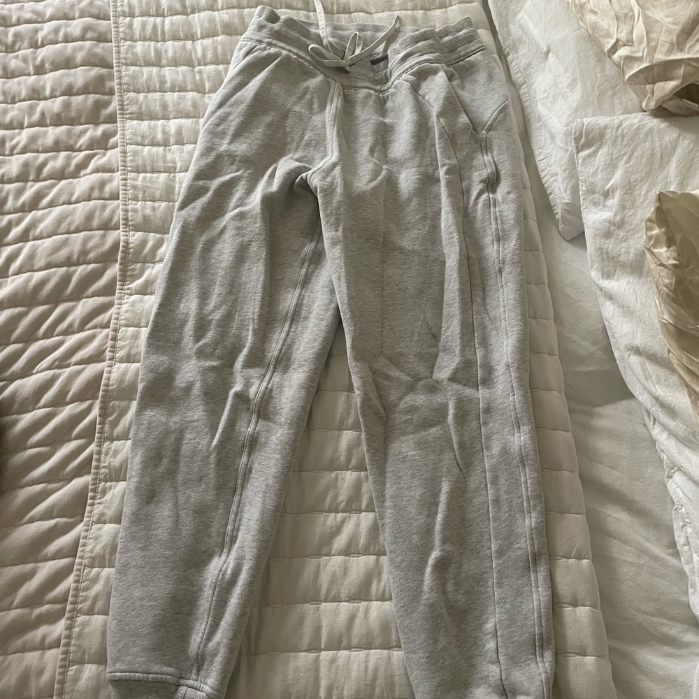 grey lululemon size 6 sweatpants joggers